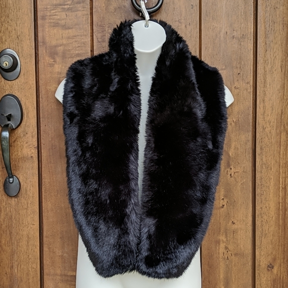 Ashro Accessories - Ashro Faux Fur Stole